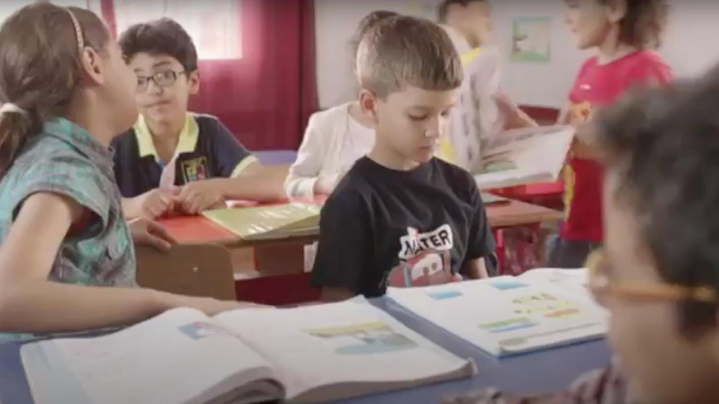 Spot émotionnel sur les accidents de la route et les départs en vacances